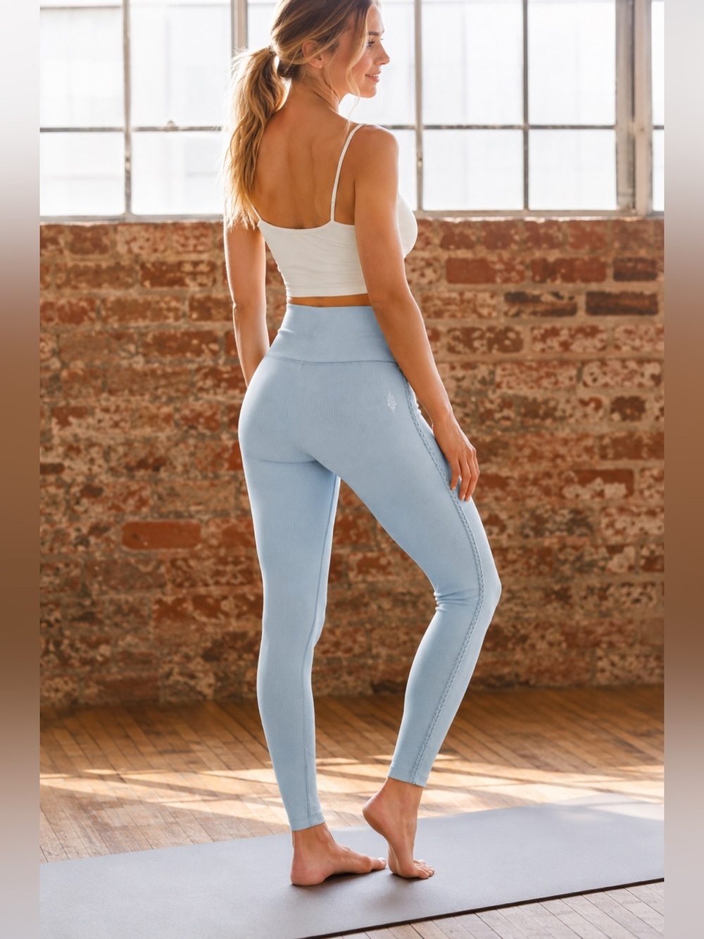 FPMovement leggings size medium large in excellent like-new condition